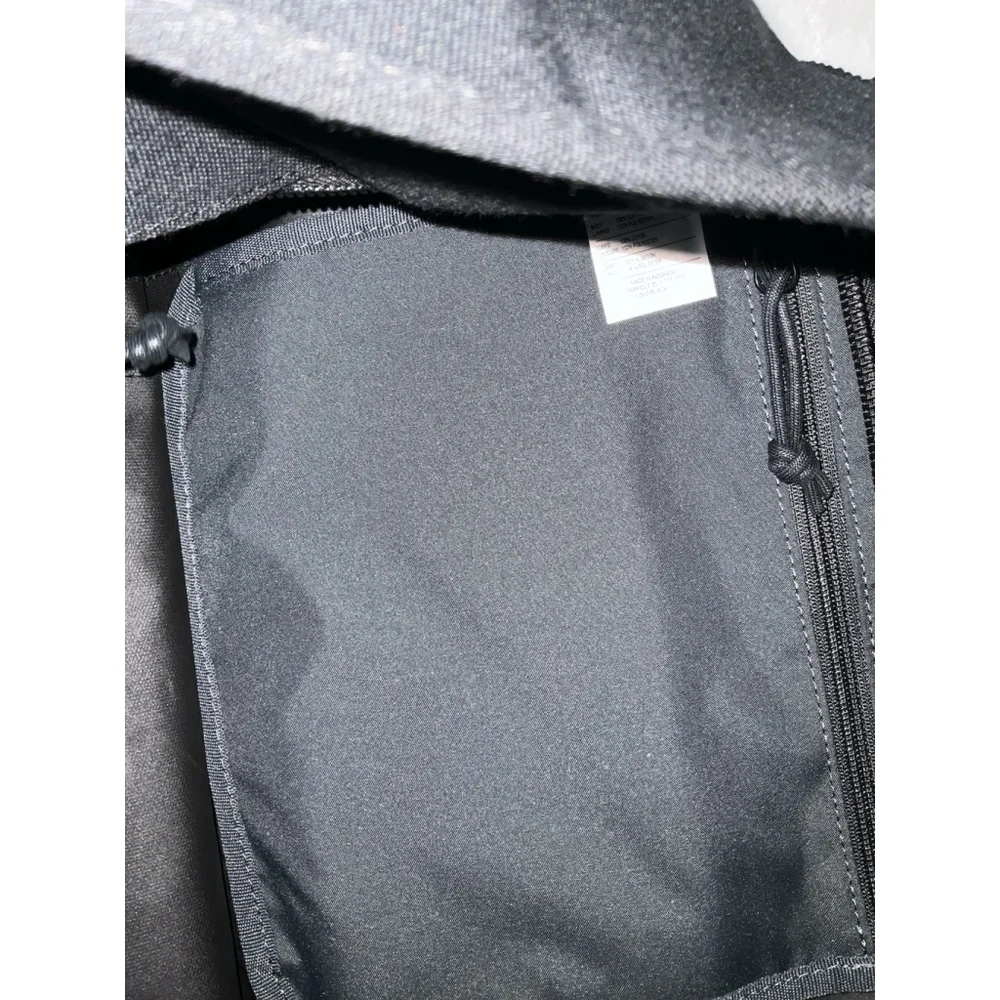 Nike Utility Sportswear Gym Beach Travel Duffel Tote Bag PB0362-010 Vinyl Inside